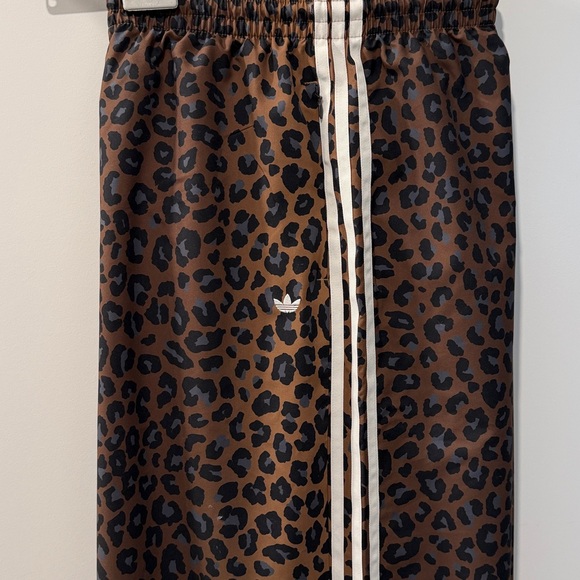 ✨Host pick✨adidas Leopard Firebird Oversize TRACK TrackSuit Bottoms - Picture 8 of 8
